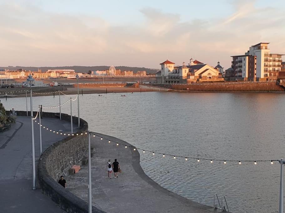 Modern Apartment With Stunning Sea View Weston-super-Mare Exterior foto